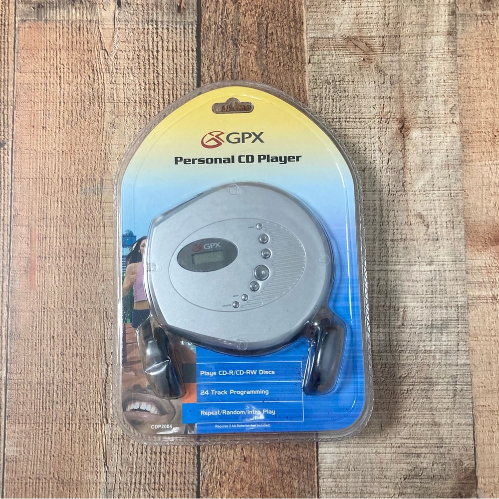 GPX Personal CD Player Silver Portable Disc Player with Headphones CDP2004 NEW